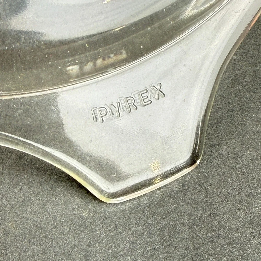 Pyrex Casserole Dish 471 White Milk Glass 1 Pint with Lid 470-C